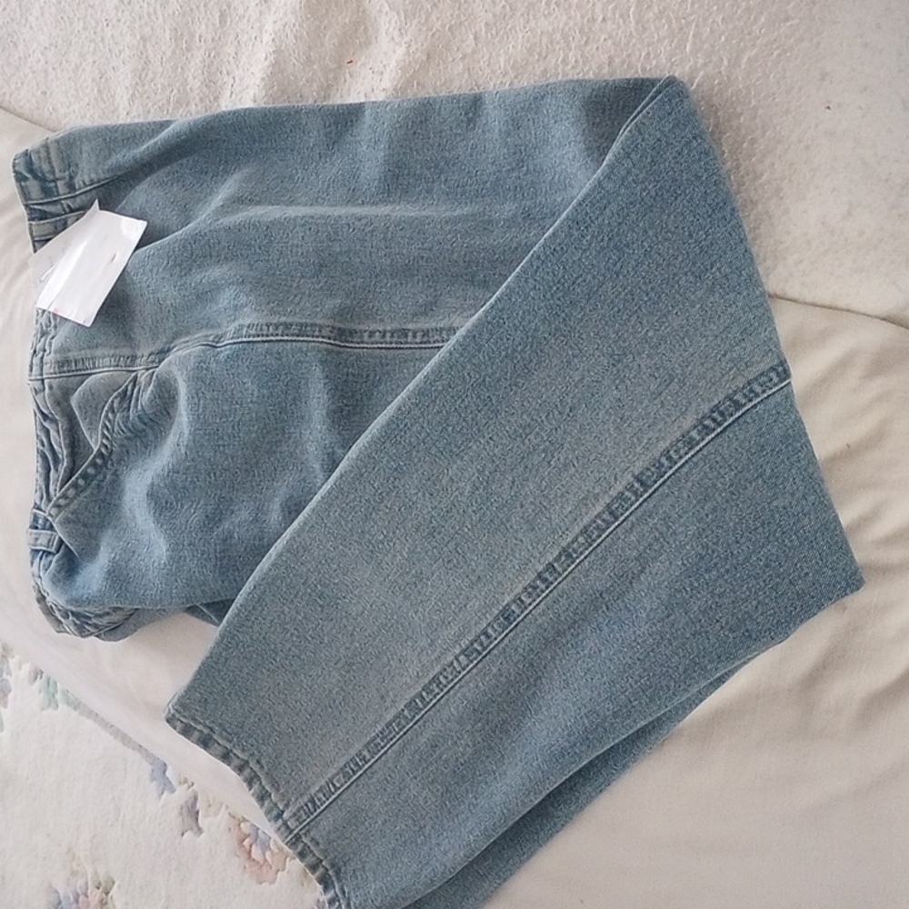 Women's Liz Claiborne jeans, NWT - Picture 3 of 4